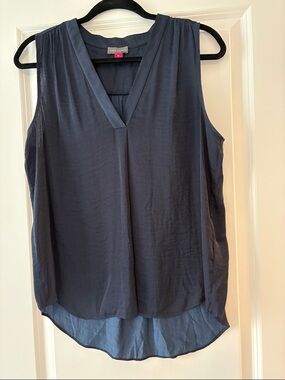 Vince Camuto Slate Blue Sleeveless V‑Neck Camisole